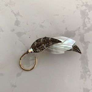 Vintage mother of pearl leaf brooch